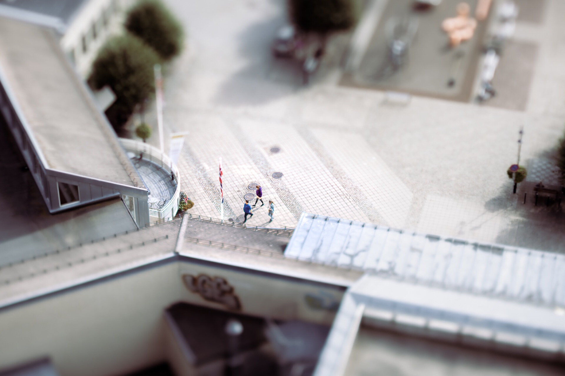 Tilt-shift-foto av byplass sett ovenfra med miniatyreffekt